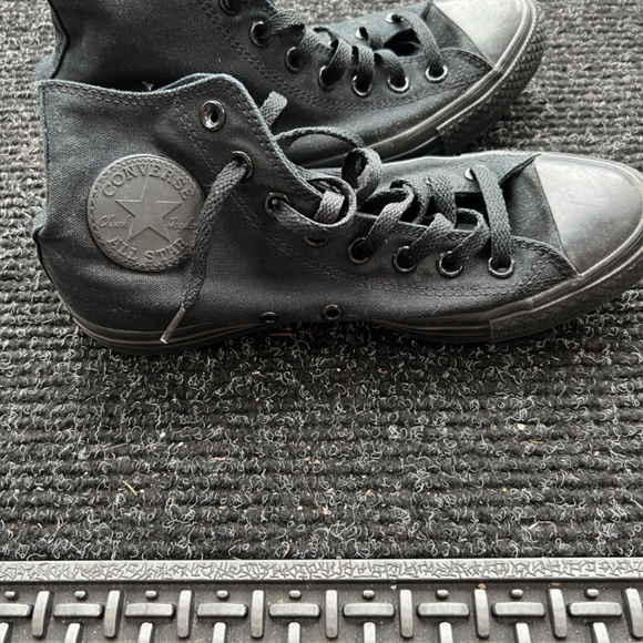 Converse - Picture 3 of 5